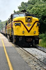 CVSR 6771 arrives at Northside Station.